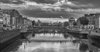 Dublin, River Liffey   |   9  /  20    |